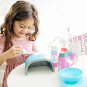 Melissa & Doug Pretend Nail Care Set – 20 Pieces
